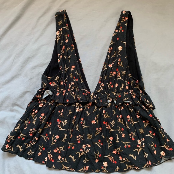 Floral patterned tank from Urban Outfiters - Picture 2 of 2